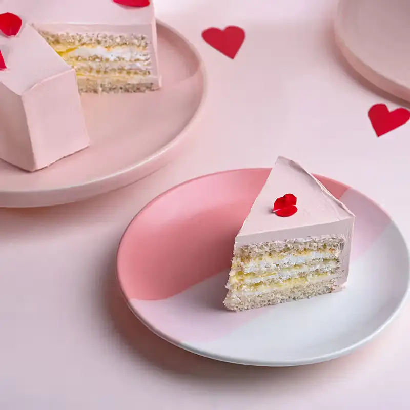 heartshapedvanillacake9789640caE0