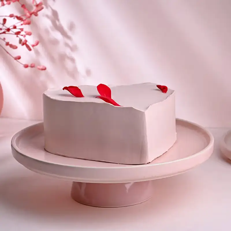 heartshapedvanillacake9789640caC0